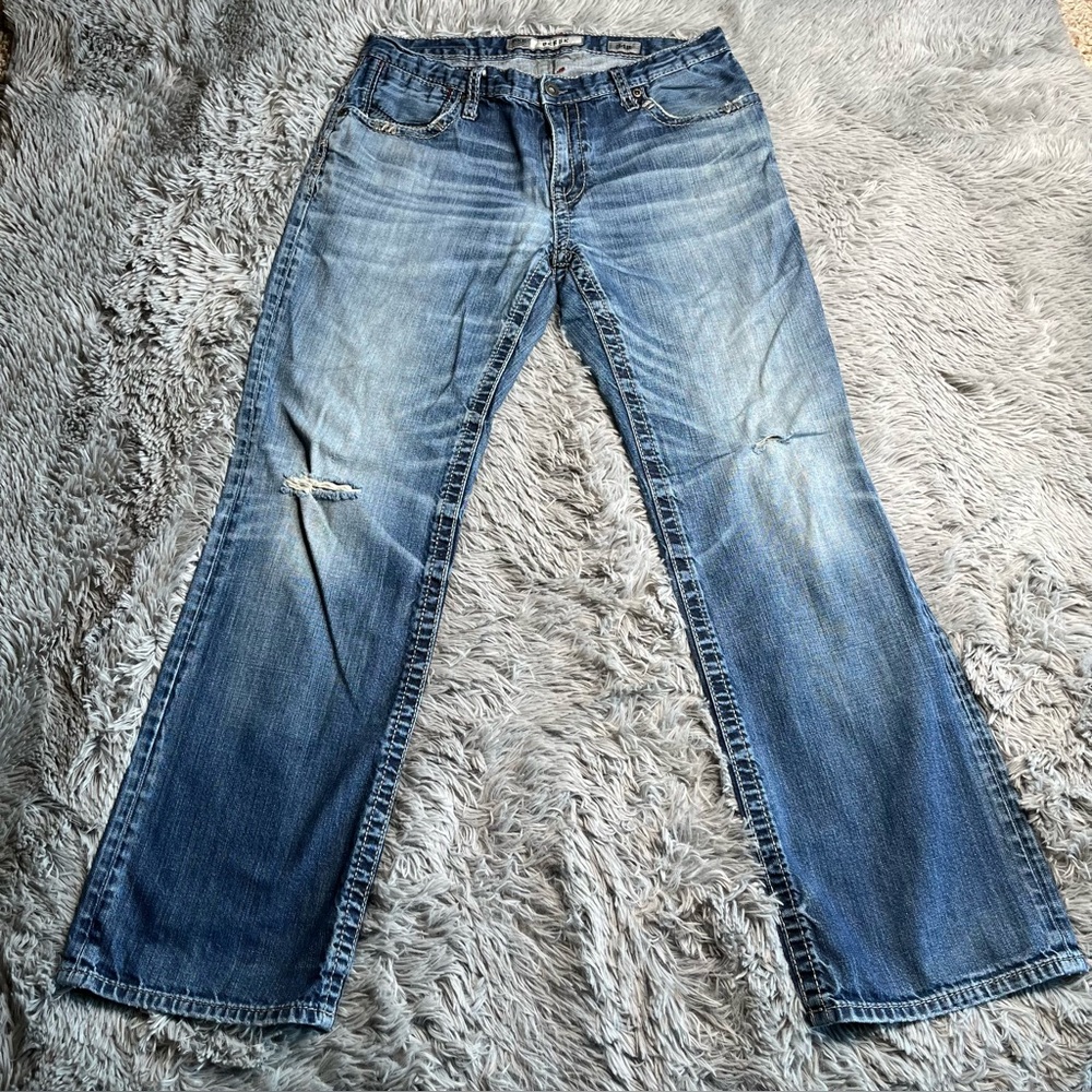 BKE Buckle Jeans Mens 34 Derek Bootcut Whiskered Distressed Blue